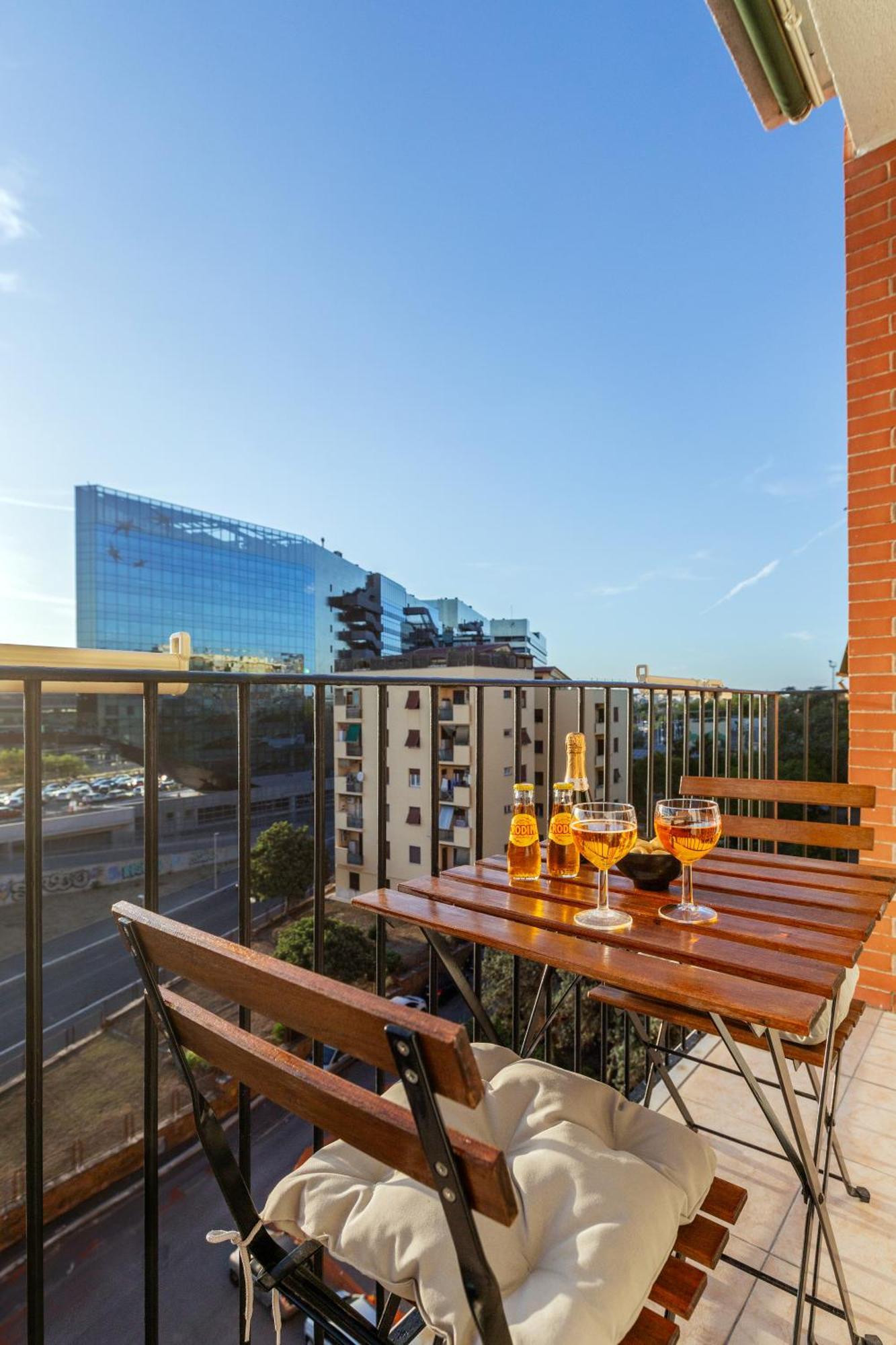 Stylish & Cozy - 5 Star Location- Balcony - City View Rom Exterior foto